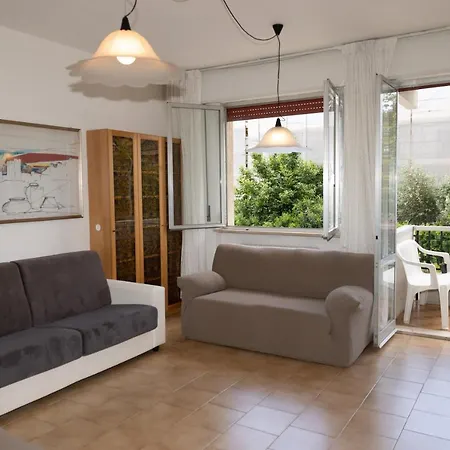 Mirea's Guest house *